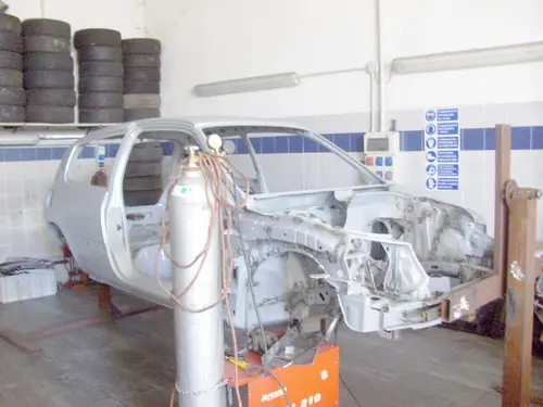 Scocca in preparazione Renault Clio Rs Light lprace